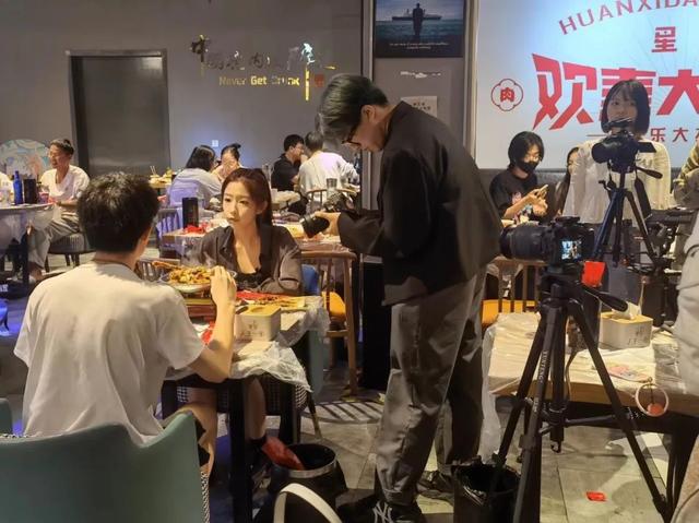 校园恋爱真人秀，被围观的爱情样本