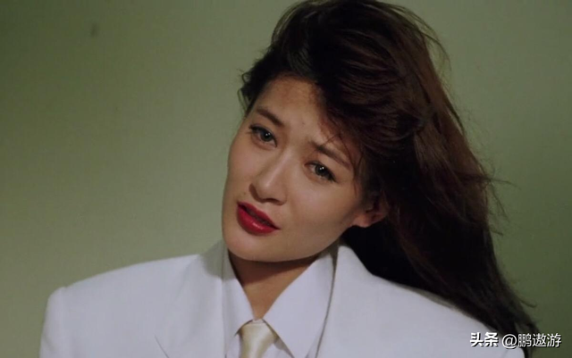 三级片女星跳楼身亡！被富豪玩至精神失常，她到底有多惨？