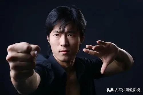 “武痴”岳松，成就不高调性高，与“功夫巨星”的差距在哪里？