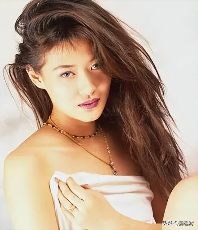 三级片女星跳楼身亡！被富豪玩至精神失常，她到底有多惨？