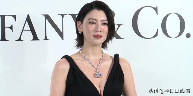 纯欲天花板三吉彩花，天使面孔魔鬼身材超A写真，只可惜是日本人