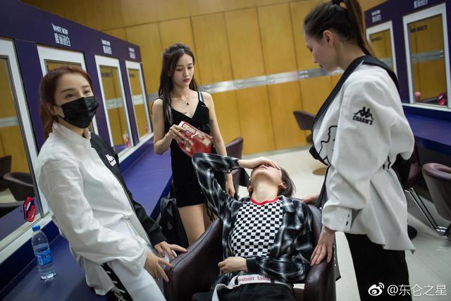 101没有出道的她,已演过多部网剧,还唱过《御赐小仵作》插曲