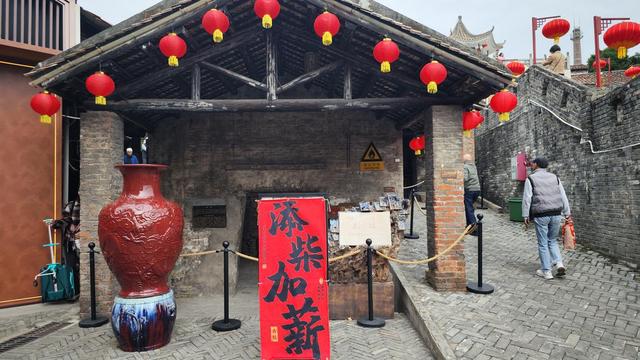 一天接待超万人次!外地游客涌入南风古灶感受地道岭南年味
