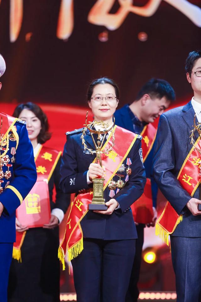 公安骄傲!女刑警吴微微获评2021年度“最美浙江人·浙江骄傲”人物