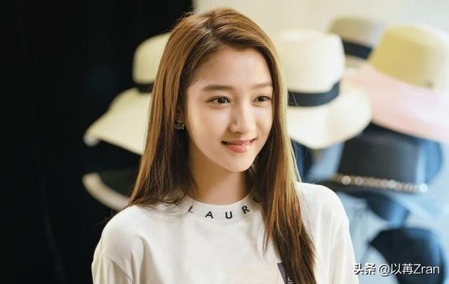 万万没想到,原来关晓彤的父母是这对夫妻!难怪她能红遍大江南北