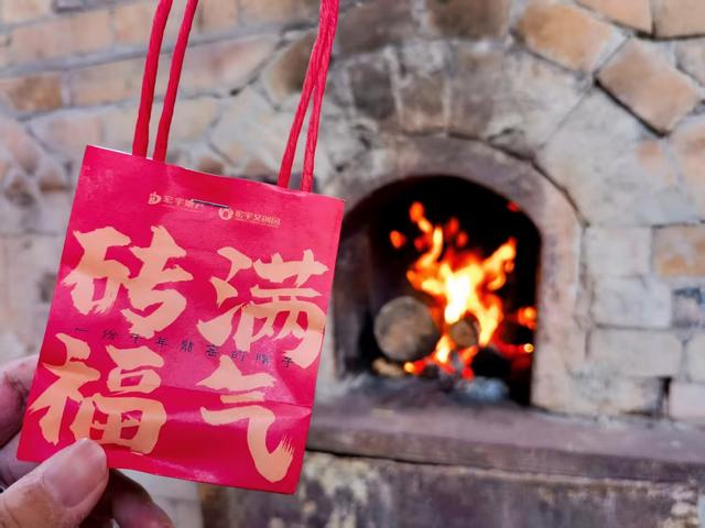 一天接待超万人次!外地游客涌入南风古灶感受地道岭南年味