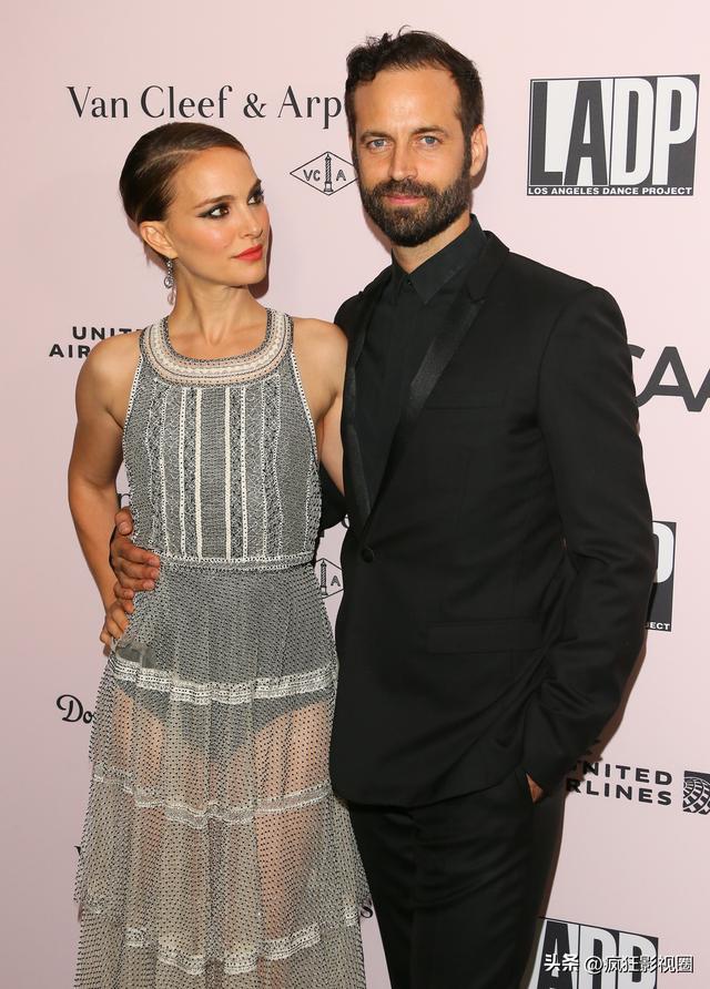 43岁“球花”娜塔莉波特曼，终于开始新恋情，12年婚姻一败涂地