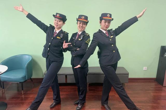 这个乘务组“颜值”“能力”与“服务”齐飞！