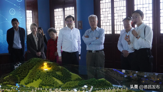 省关工委执行主任、省委原副书记、原省长张中伟一行到德昌调研