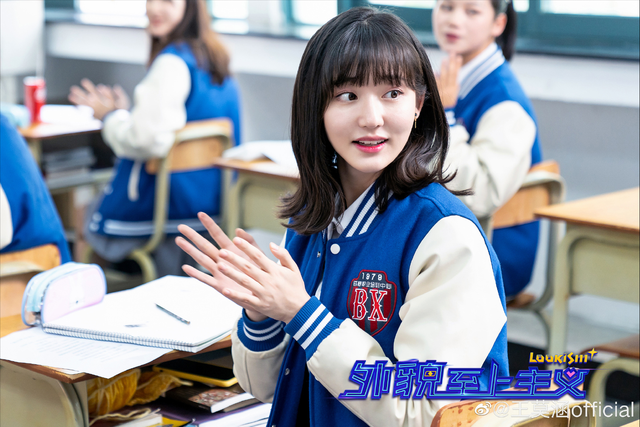 101没有出道的她,已演过多部网剧,还唱过《御赐小仵作》插曲