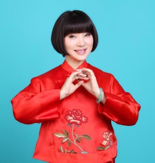 2013年，陈红老公出轨沈星，被抓后喊冤：她花了我一千万