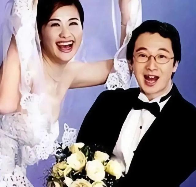 吴小莉三拒求婚终嫁大 25 岁丈夫,失散穷哥哥如今境况如何?