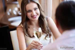 男女靠(男女关系中，相互吸引，主要靠什么呢？)