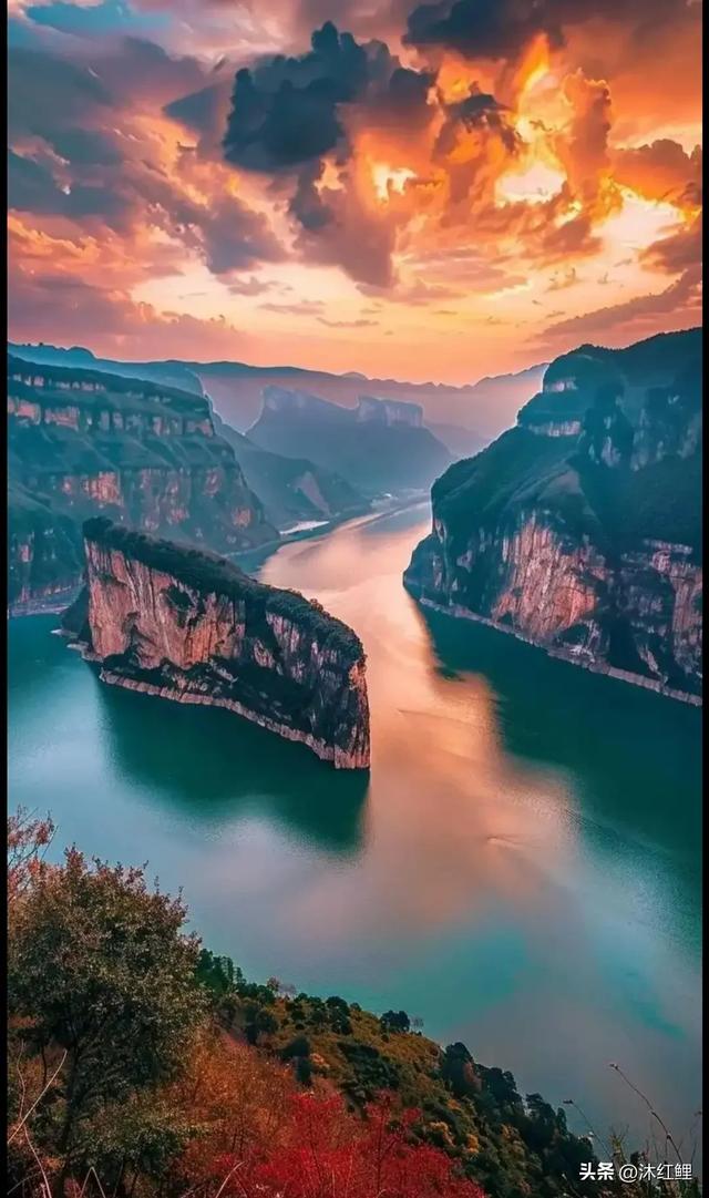 有网友指出杨慎《临江仙》中“惯看秋月春风”应改为春花,同意吗