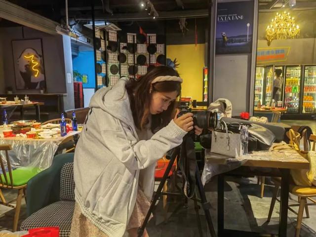 校园恋爱真人秀，被围观的爱情样本