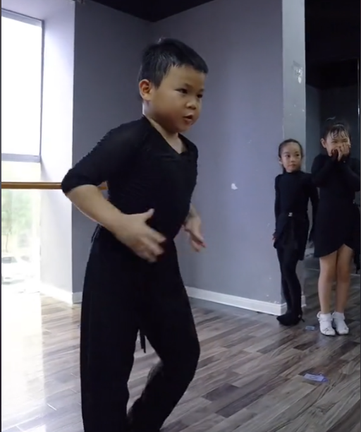 全网最火“拉丁舞老师”：授课风格太激情，上课堪比“洗脑”现场