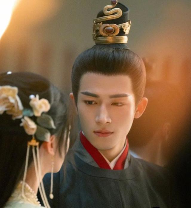 苍天!迟瑞和宇文玥已经够绝了,又多出个王星越,区别一目了然!