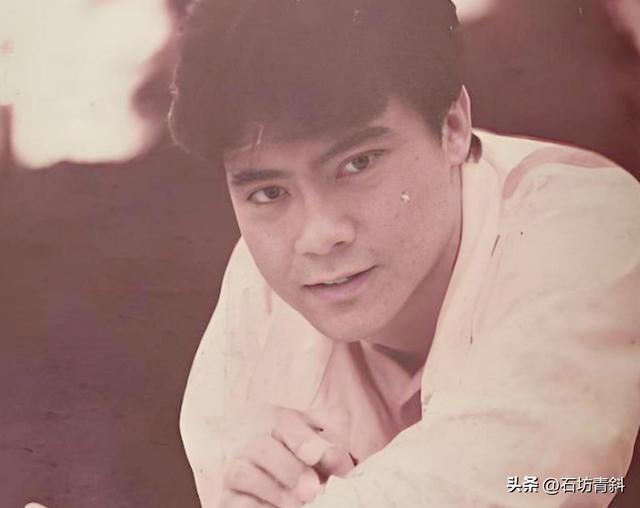 新加坡初代偶像王玉清,反复回电视台,离婚三次,两个孩子的爹