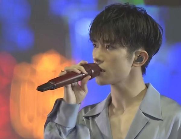 王俊凯身高176，千玺173，王源170，同框后：有人说谎了