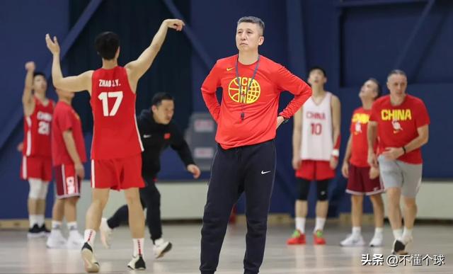 赵睿蜕变宣言:从“火药桶”到男篮队长,如何用冷静点燃复仇之火