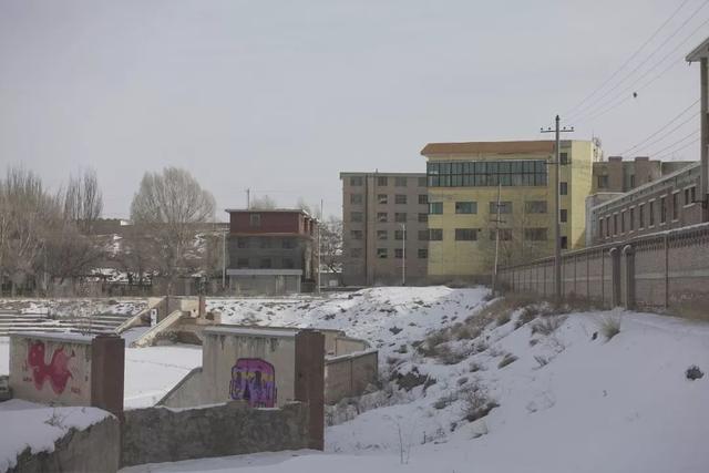 探访中国第一座“弃城”:房价看心情,最低每平100块