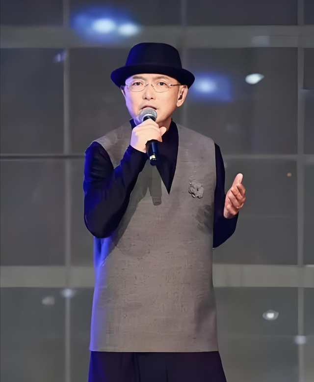 “情歌王子”吴涤清:曾红极一时,现状如何?