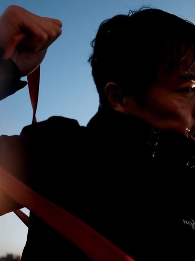 知名童星谢苗近况,为新戏疯狂健身,满头大汗胡子拉碴男人味足