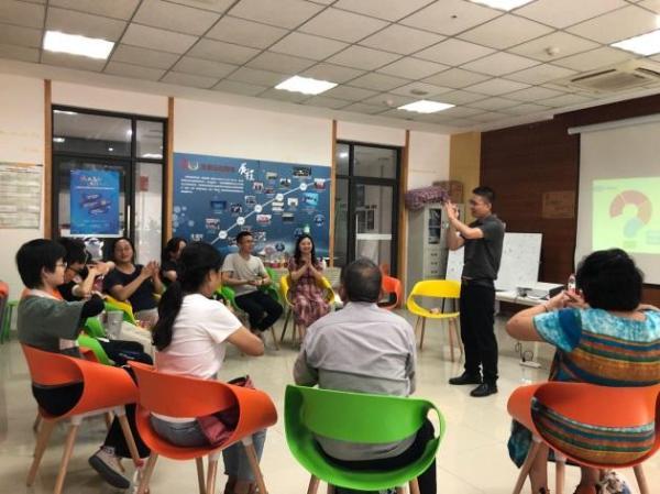 不是在最好的时光遇见你，而是遇见你才是最好的时光