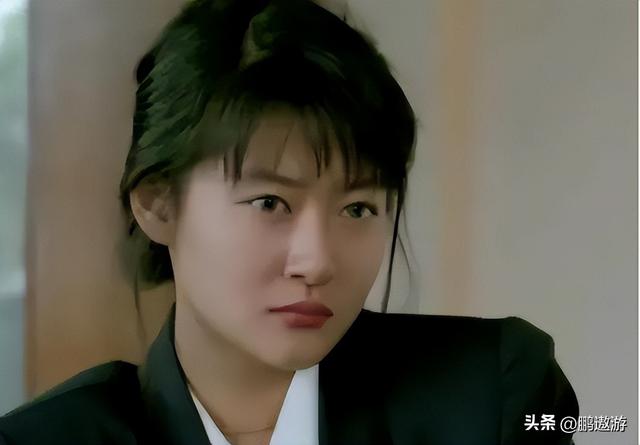 三级片女星跳楼身亡！被富豪玩至精神失常，她到底有多惨？