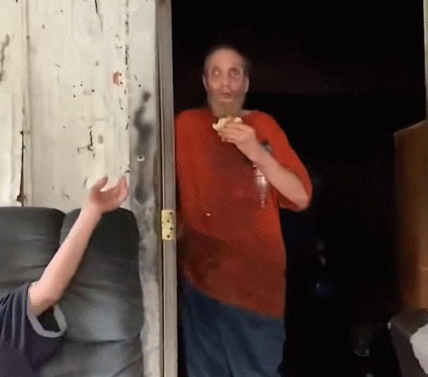 美国家族乱伦三代：近亲结合导致后代残障，无法说话只能犬吠