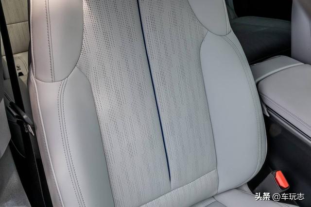 2024款凯迪拉克锐歌Lyriq评测:美观豪华,质感欠佳