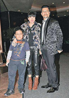 祖籍广东省湛江市廉江的香港爱国艺人吕良伟的深厚家乡情结