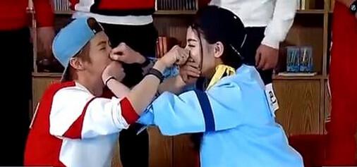 鹿晗与迪丽热巴私下聚餐的画面终于被网友拍到了