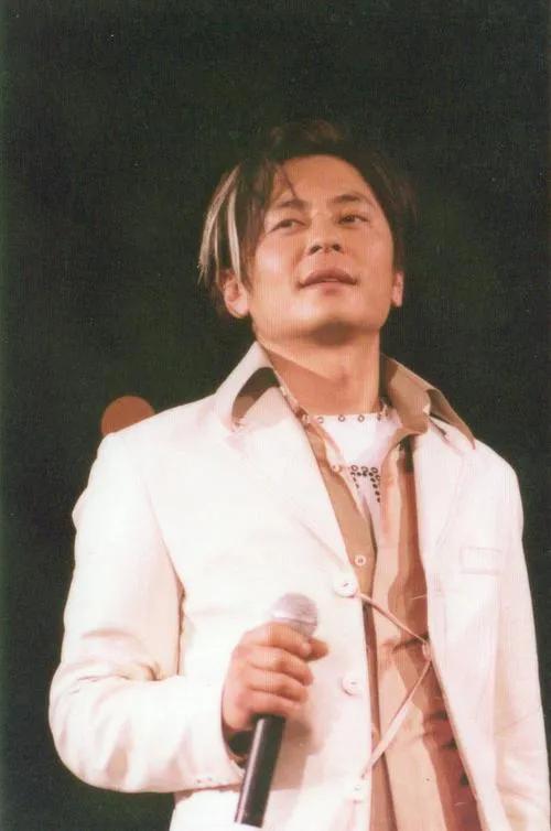 王杰：60岁的我一无所有，遭人陷害妻离子散，庆幸还有粉丝喜欢我