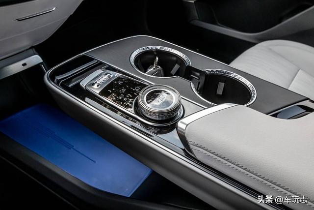 2024款凯迪拉克锐歌Lyriq评测:美观豪华,质感欠佳