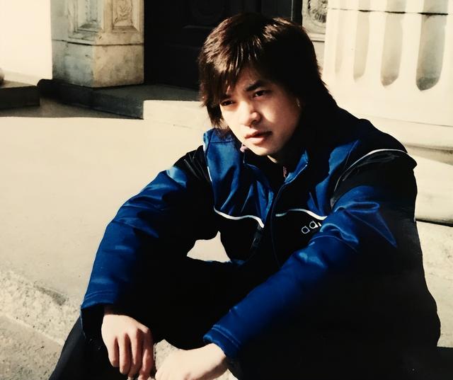 不用手机不买房，丁克一辈子，如今的李健过得怎么样了？