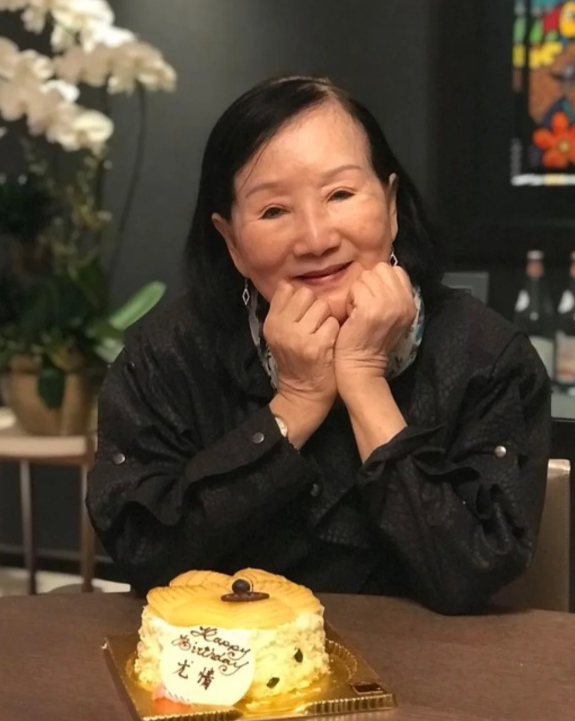 陈欣健太太患病13年，他像照顾婴儿一样24小时守护，拒绝女儿插手