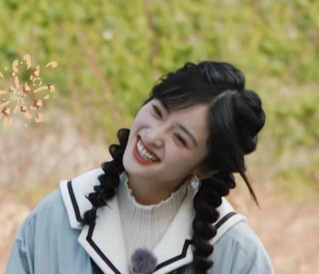 《无限超越班》中，何与已经和卢洋洋分手，这整的比恋综还修罗场