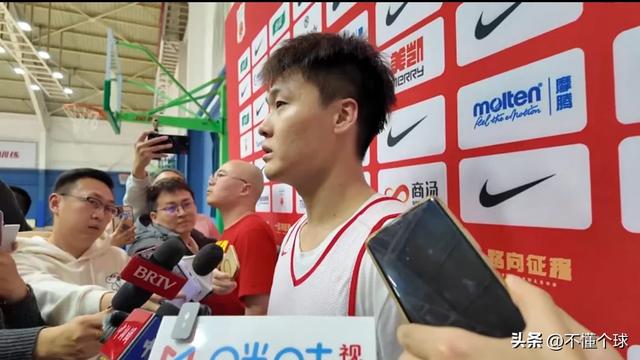 赵睿蜕变宣言:从“火药桶”到男篮队长,如何用冷静点燃复仇之火