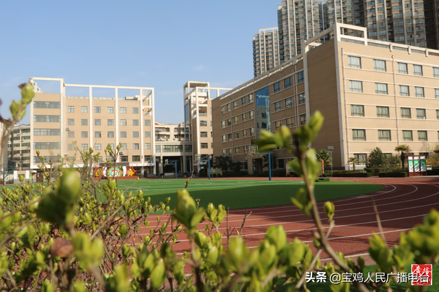 宝鸡市东仁堡小学:敦厚仁爱 春风物语