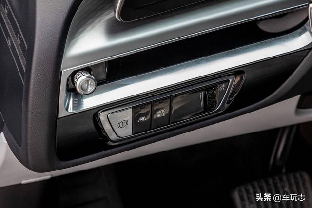 2024款凯迪拉克锐歌Lyriq评测:美观豪华,质感欠佳