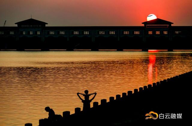 走!打卡云溪湾,尝乡间美食、看农家晒稻、走绿道摘果蔬……