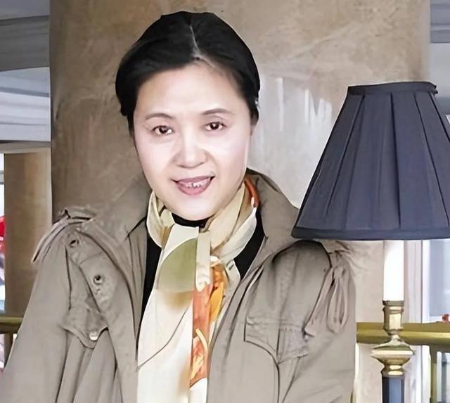 《潜伏》17年配角现状，盛乡出狱做网红，漂亮的马奎太太低调嫁人