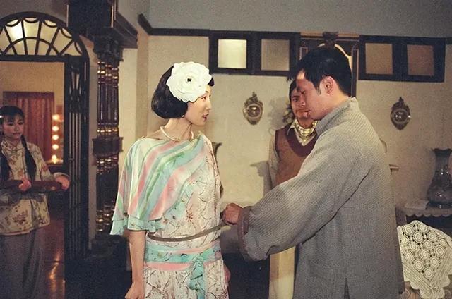 TVB经典剧集《凤舞香罗》:世间有多少痴儿女,爱到深处无怨尤