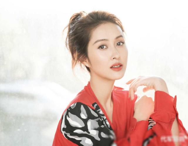 云南盛产美女!来自云南的20位女星,个个如花似玉,婀娜多姿