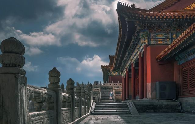 这是生活在两个世界的人!选择接受并容忍这种差异。