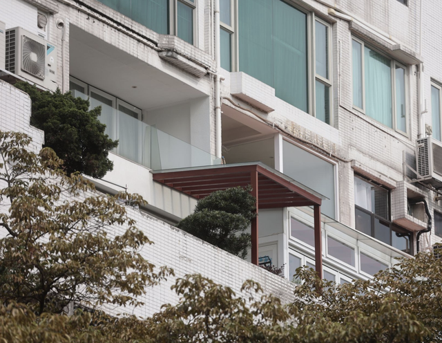 陈百祥大宅僭建遭责令拆除,僭建面积近200平米,无视警告达13年