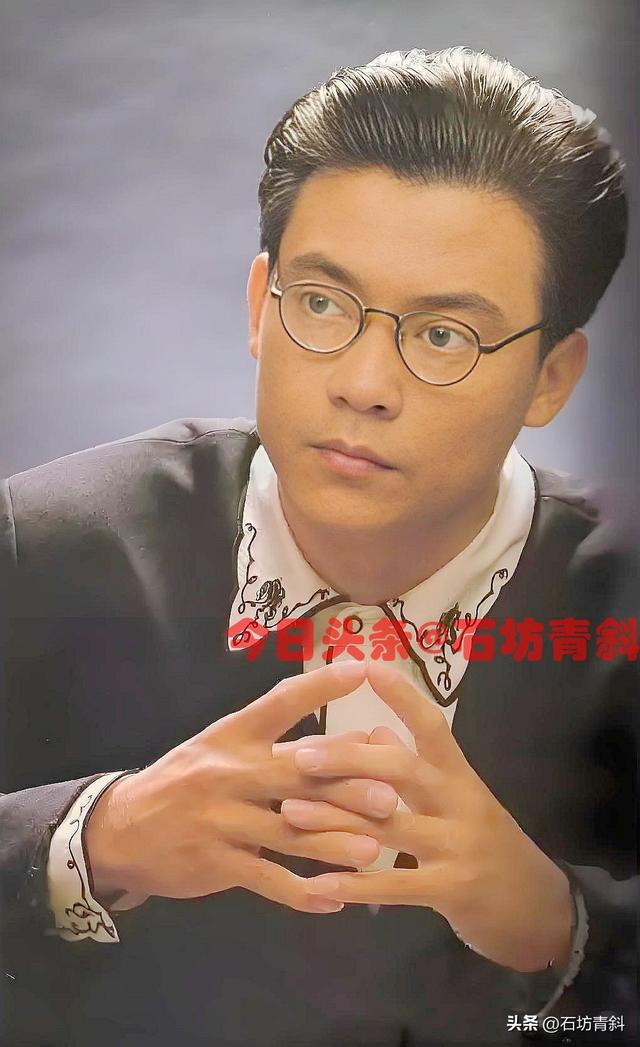 新加坡初代偶像王玉清,反复回电视台,离婚三次,两个孩子的爹