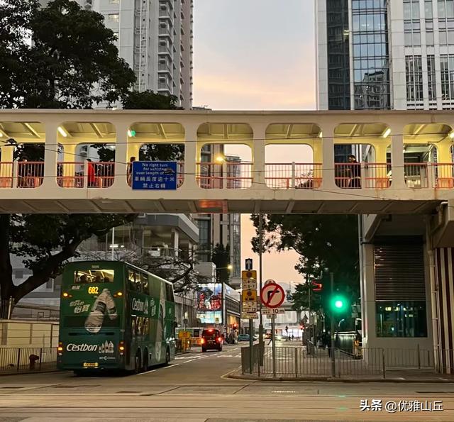 十位数天价别墅楼盘与“鸽笼”贫民窟，带你看真实的香港贫富差距