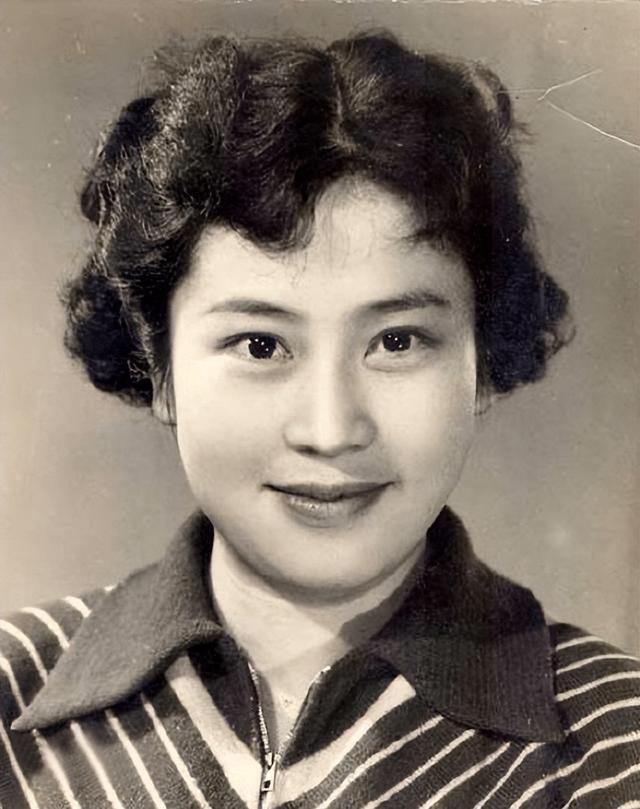 著名导演叶大鹰：他是叶挺将军的孙子，离婚后仍对前妻有感情